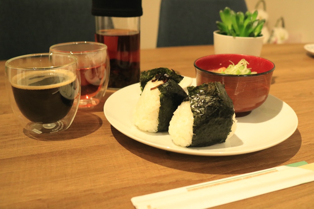 カフェ アットレ